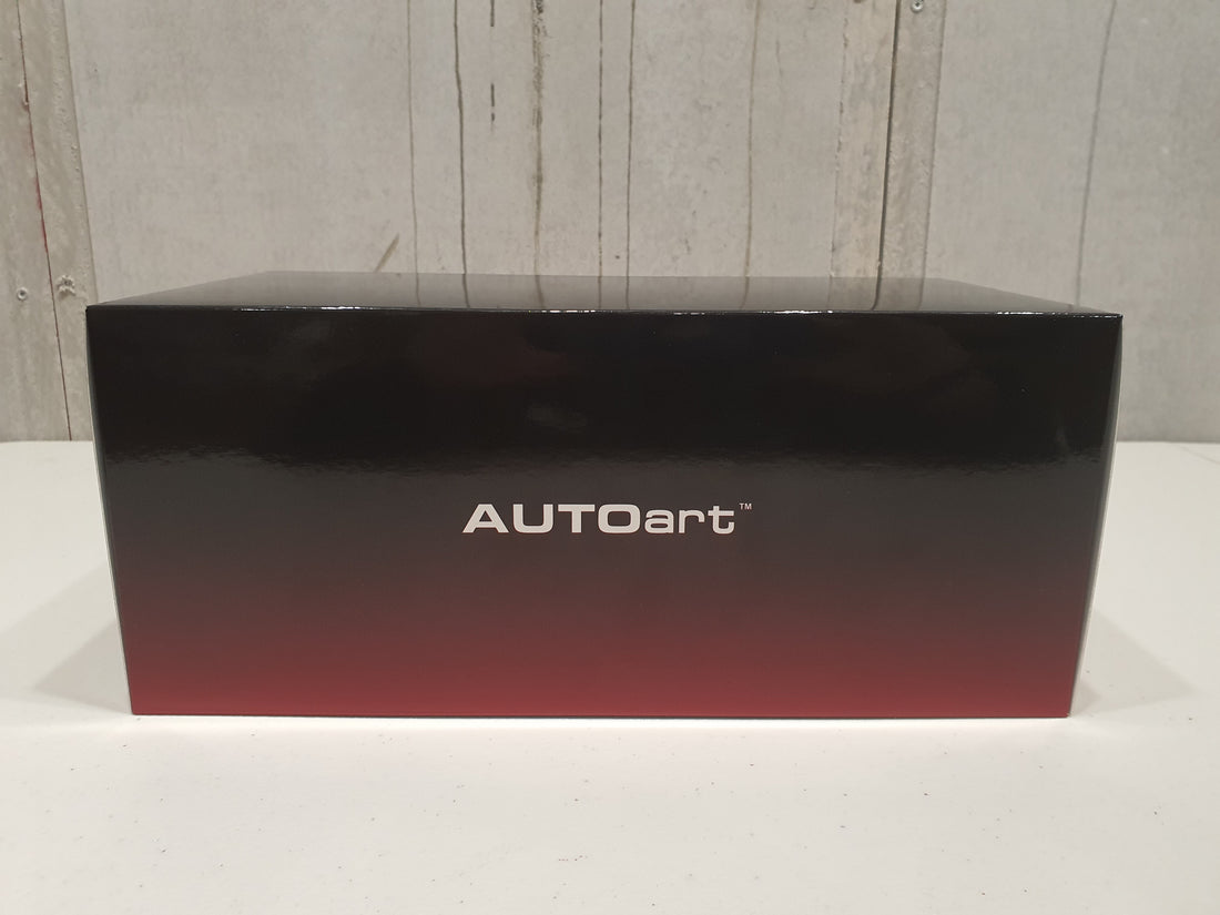 McLAREN 720S GT3 (VOLCANO RED) - 1:18 SEALED BODY - AUTOART