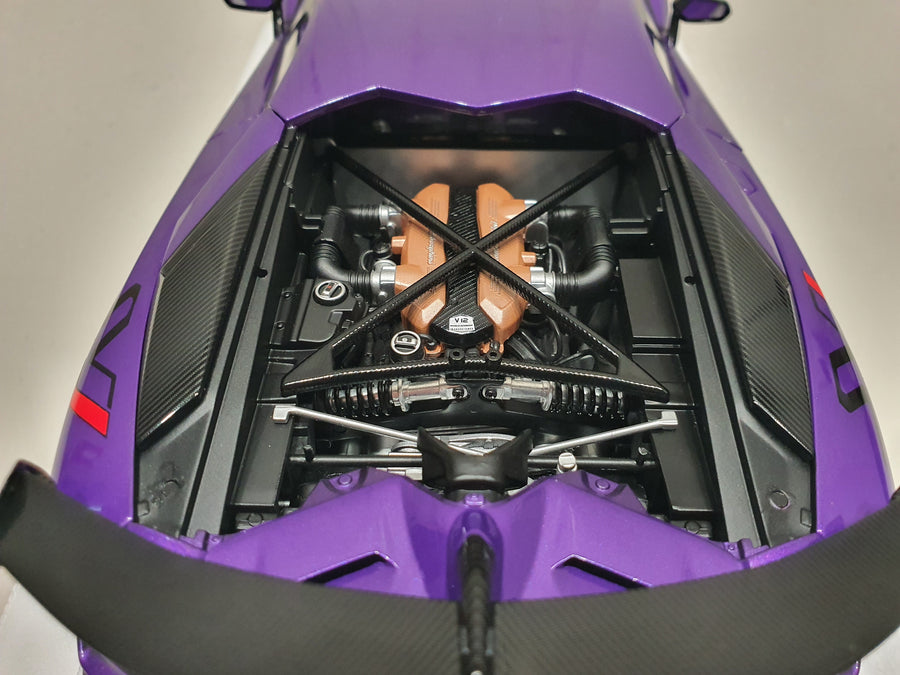 LAMBORGHINI AVENTADOR SVJ (VIOLA PASIFAE/PEARL PURPLE) 1:18 - AUTOART