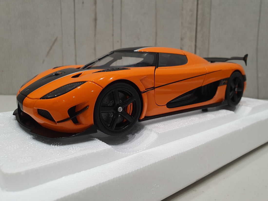 KOENIGSEGG AGERA RS CONE ORANGE/CARBON BLACK/BLACK ACCENTS - 1:18