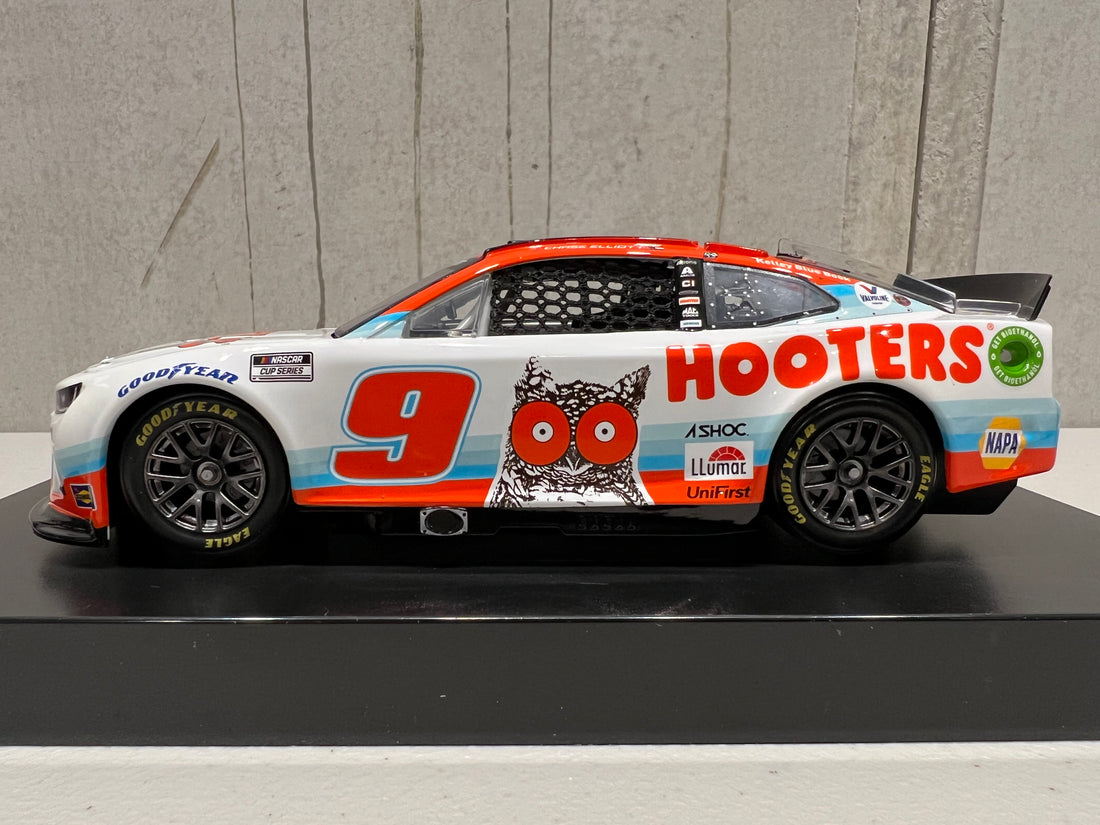 CHASE ELLIOTT 2022 HOOTERS 1:24 ARC DIECAST