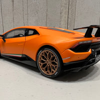 LAMBORGHINI HURACAN PERFORMANTE (ARANCIO ANTHAEUS/MATT ORANGE) 1:18 AUTOART