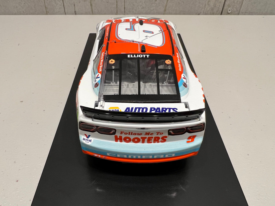 CHASE ELLIOTT 2022 HOOTERS 1:24 ARC DIECAST