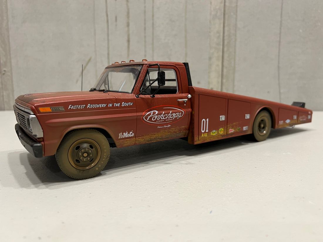 1:18 Ramp Truck Ford F-350 - Porkchop's Chop Shop