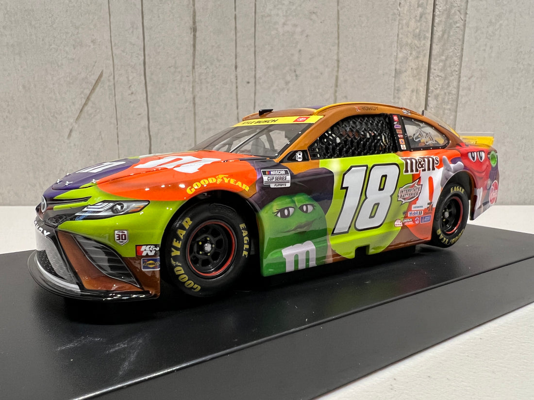 KYLE BUSCH 2021 M&M'S HALLOWEEN 1:24 SCALE ARC DIECAST MODEL