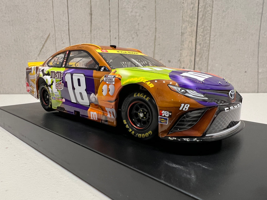 KYLE BUSCH 2021 M&M'S HALLOWEEN 1:24 SCALE ARC DIECAST MODEL