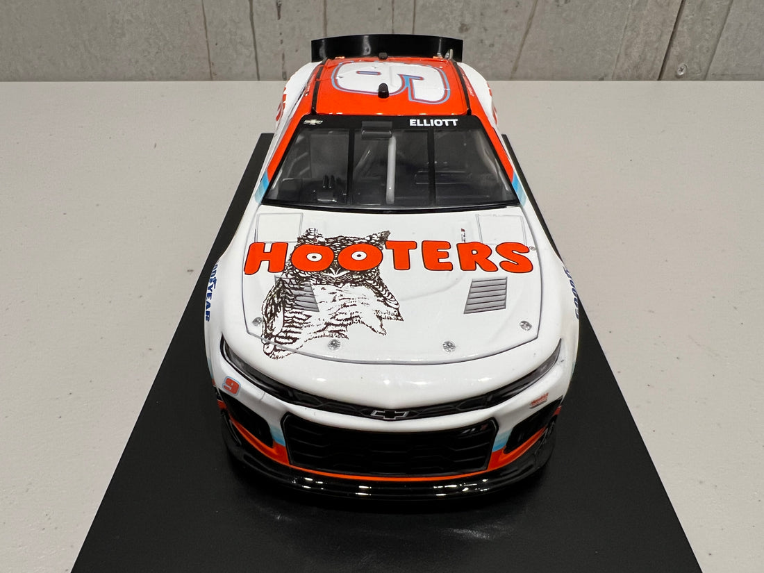 CHASE ELLIOTT 2022 HOOTERS 1:24 ARC DIECAST