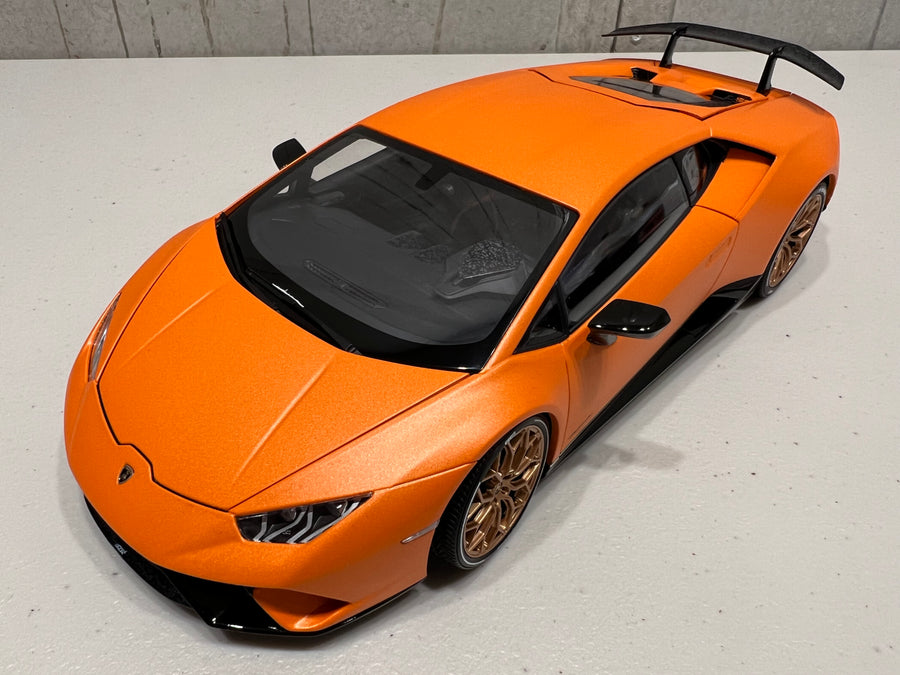 LAMBORGHINI HURACAN PERFORMANTE (ARANCIO ANTHAEUS/MATT ORANGE) 1:18 AUTOART