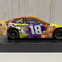 KYLE BUSCH 2021 M&M'S HALLOWEEN 1:24 SCALE ARC DIECAST MODEL