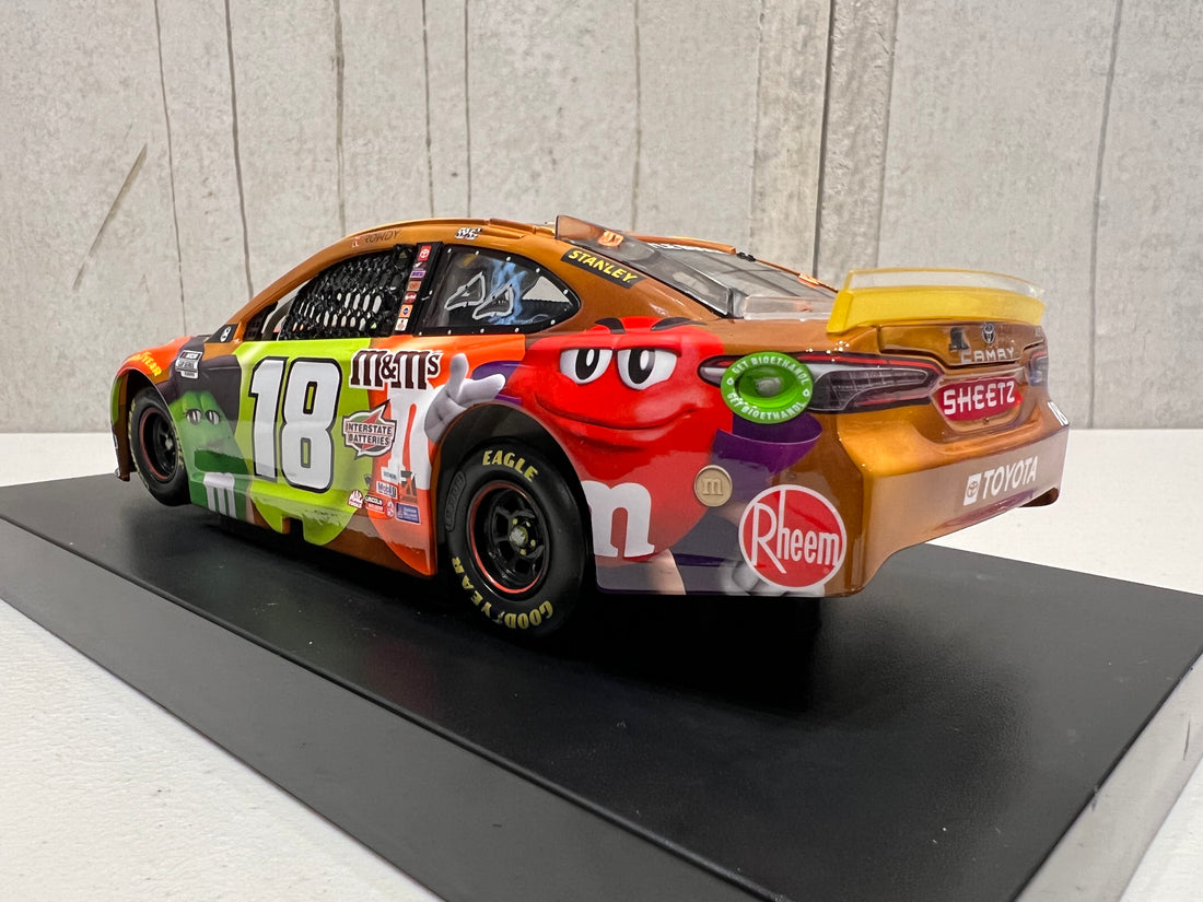 KYLE BUSCH 2021 M&M'S HALLOWEEN 1:24 SCALE ARC DIECAST MODEL