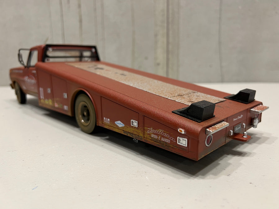 1:18 Ramp Truck Ford F-350 - Porkchop's Chop Shop