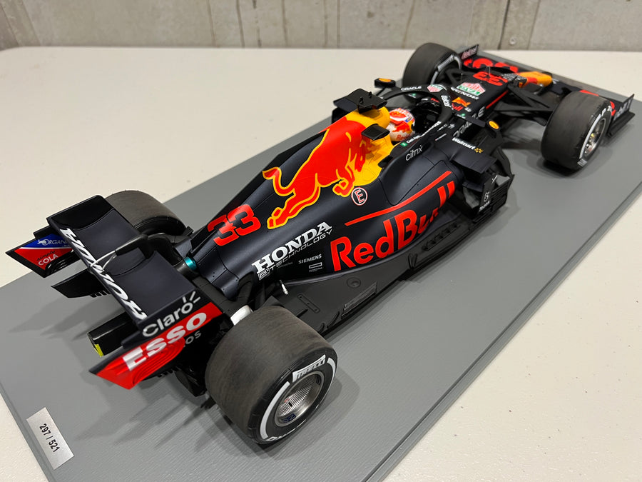 Red Bull Racing Honda RB16B No.33 Red Bull Racing - Winner Dutch GP 2021 - Max Verstappen. With Acrylic Cover. Limited 321 - 1:12 Scale Resin Model Car