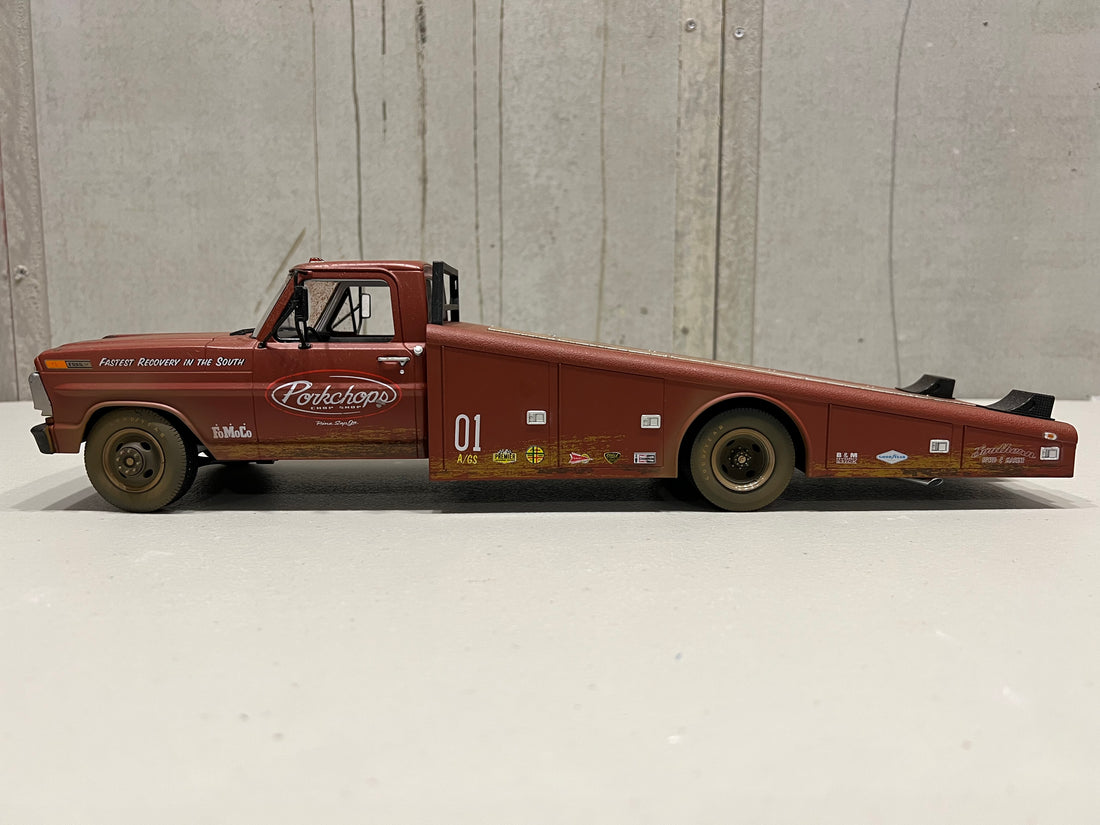 1:18 Ramp Truck Ford F-350 - Porkchop's Chop Shop