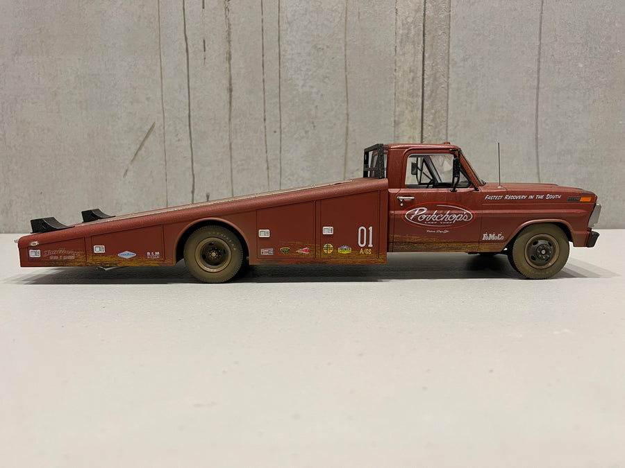 1:18 Ramp Truck Ford F-350 - Porkchop's Chop Shop