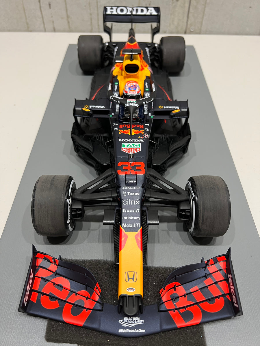 Red Bull Racing Honda RB16B No.33 Red Bull Racing - Winner Dutch GP 2021 - Max Verstappen. With Acrylic Cover. Limited 321 - 1:12 Scale Resin Model Car