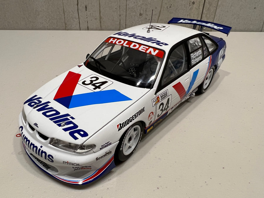 1997 BATHURST 2ND PLACE HOLDEN VS COMMODRE 1:18 DIECAST MODEL