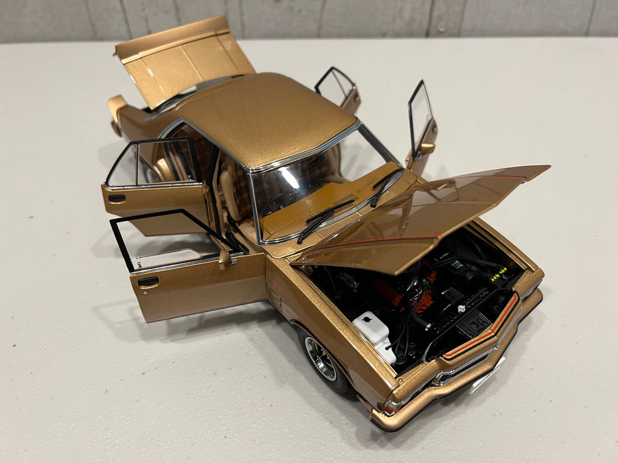 HOLDEN HZ GTS SANDLEWOOD METALLIC 1:18 - Classic Carlectables