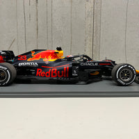 Red Bull Racing Honda RB16B No.33 Red Bull Racing - Winner Dutch GP 2021 - Max Verstappen. With Acrylic Cover. Limited 321 - 1:12 Scale Resin Model Car