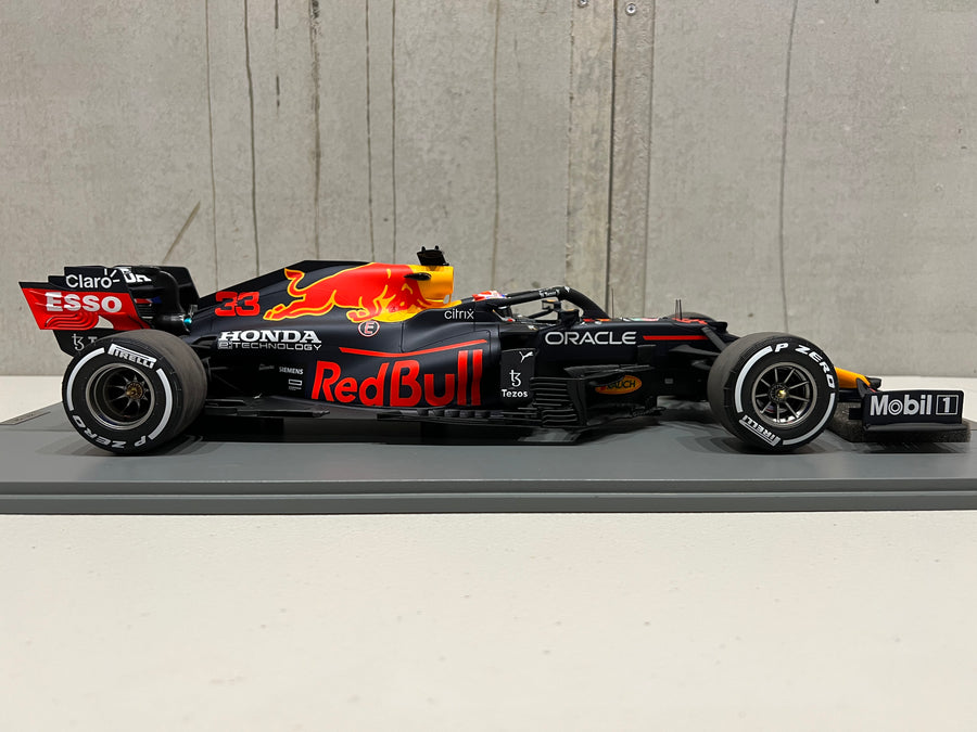 Red Bull Racing Honda RB16B No.33 Red Bull Racing - Winner Dutch GP 2021 - Max Verstappen. With Acrylic Cover. Limited 321 - 1:12 Scale Resin Model Car