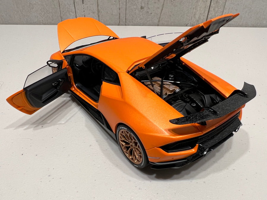 LAMBORGHINI HURACAN PERFORMANTE (ARANCIO ANTHAEUS/MATT ORANGE) 1:18 AUTOART