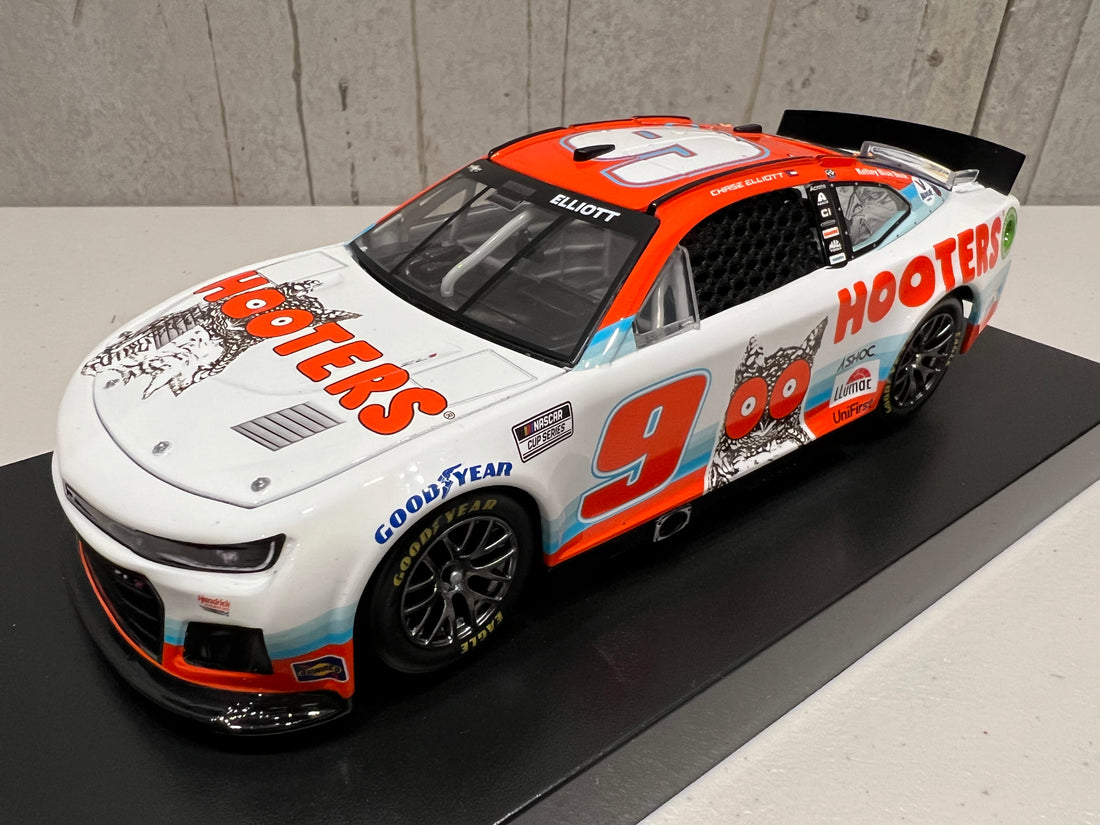 CHASE ELLIOTT 2022 HOOTERS 1:24 ARC DIECAST