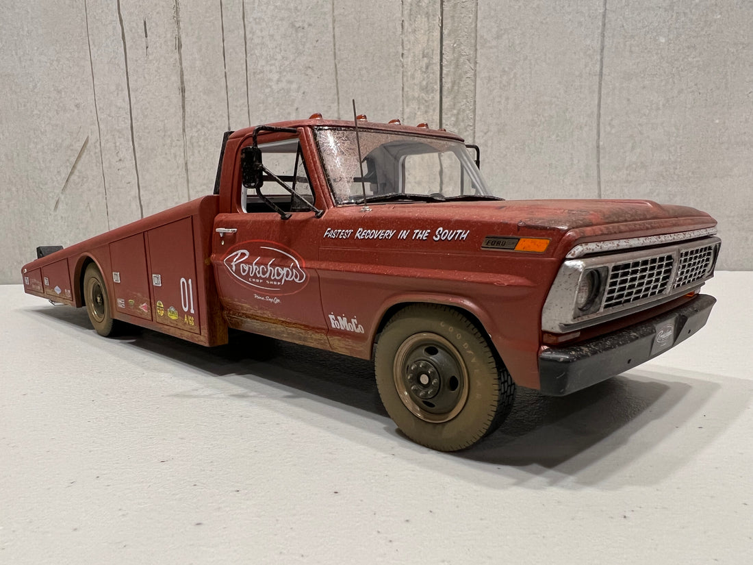 1:18 Ramp Truck Ford F-350 - Porkchop's Chop Shop