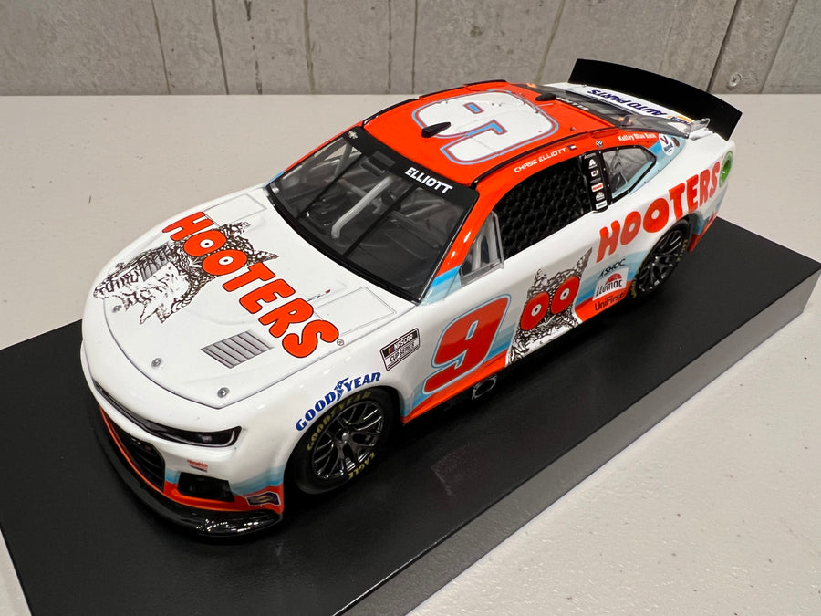 CHASE ELLIOTT 2022 HOOTERS 1:24 ARC DIECAST