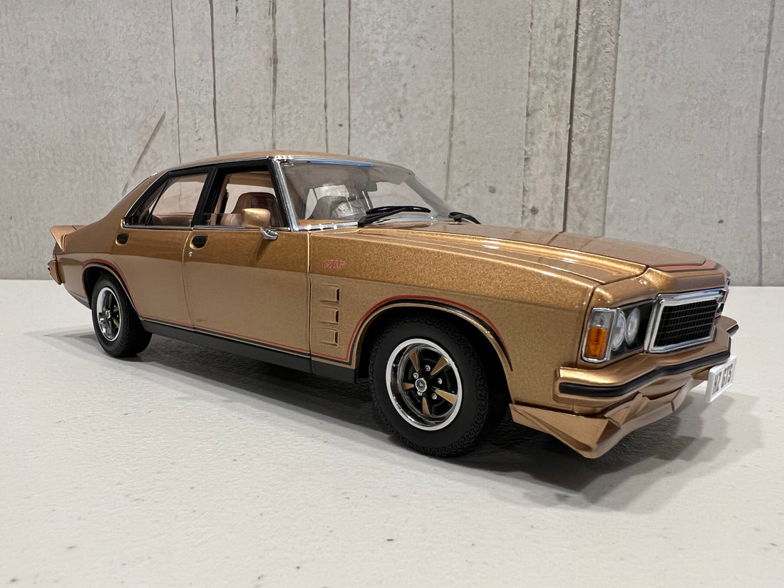 HOLDEN HZ GTS SANDLEWOOD METALLIC 1:18 - Classic Carlectables