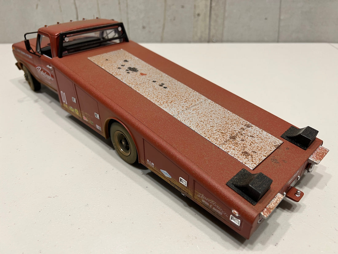 1:18 Ramp Truck Ford F-350 - Porkchop's Chop Shop