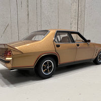 HOLDEN HZ GTS SANDLEWOOD METALLIC 1:18 - Classic Carlectables