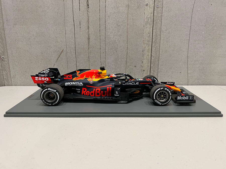 Red Bull Racing Honda RB16B No.33 Red Bull Racing - Winner Dutch GP 2021 - Max Verstappen. With Acrylic Cover. Limited 321 - 1:12 Scale Resin Model Car