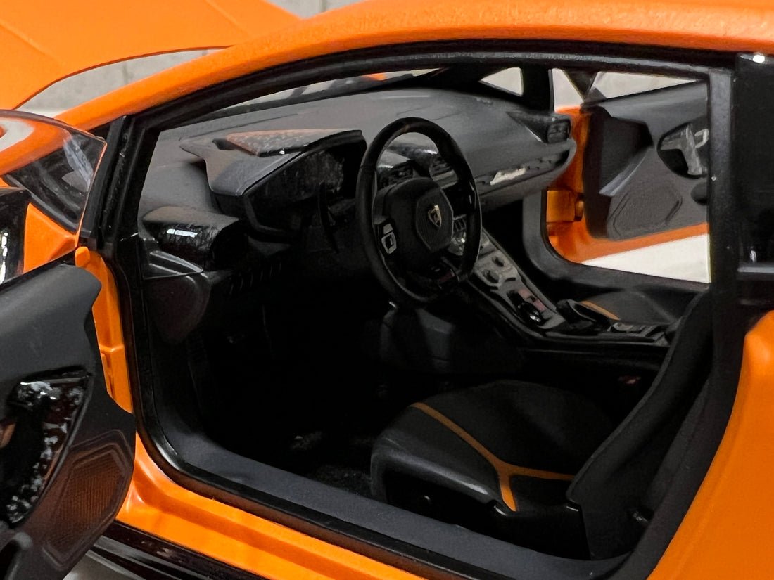 LAMBORGHINI HURACAN PERFORMANTE (ARANCIO ANTHAEUS/MATT ORANGE) 1:18 AUTOART