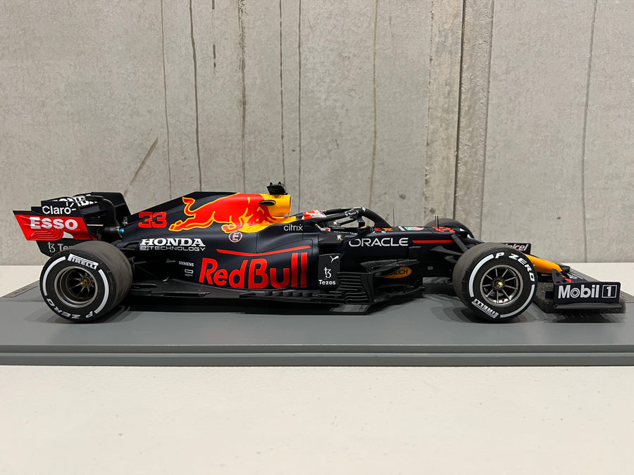 Red Bull Racing Honda RB16B No.33 Red Bull Racing - Winner Dutch GP 2021 - Max Verstappen. With Acrylic Cover. Limited 321 - 1:12 Scale Resin Model Car