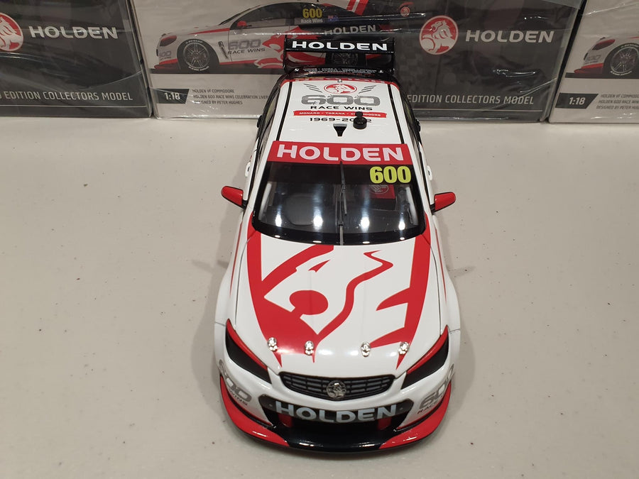 1:18 Holden VF Commodore - Holden 600 Race Wins Celebration Livery - Authentic Collectables