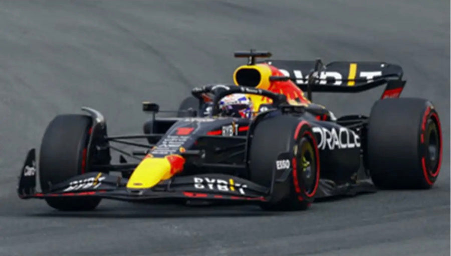 *PRE-ORDER* Oracle Red Bull Racing RB18 No.1 - Winner Dutch GP 2022 - Max Verstappen. Limited 522 - 1:12 Scale Resin Model Car - SPARK