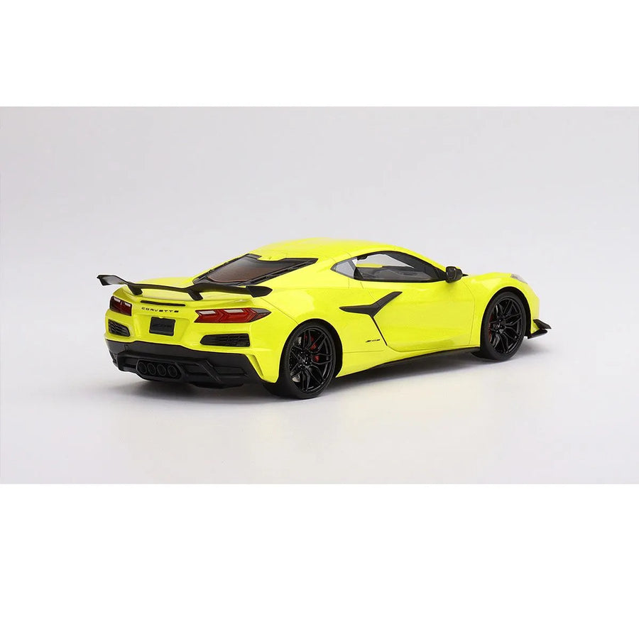 *PRE-ORDER* Chevrolet Corvette Z06 2023 Accelerate Yellow - 1:18 Scale Resin Model Car