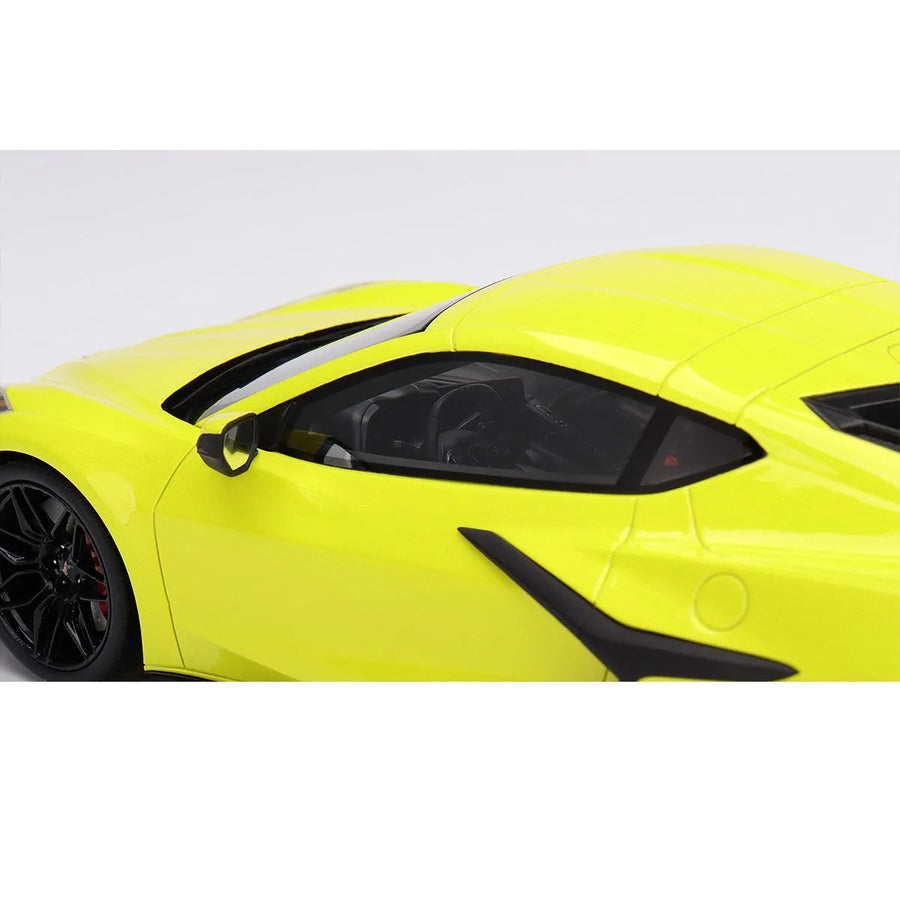 *PRE-ORDER* Chevrolet Corvette Z06 2023 Accelerate Yellow - 1:18 Scale Resin Model Car