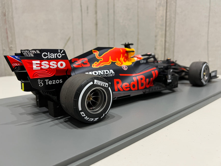 Red Bull Racing Honda RB16B No.33 Red Bull Racing - Winner Dutch GP 2021 - Max Verstappen. With Acrylic Cover. Limited 321 - 1:12 Scale Resin Model Car