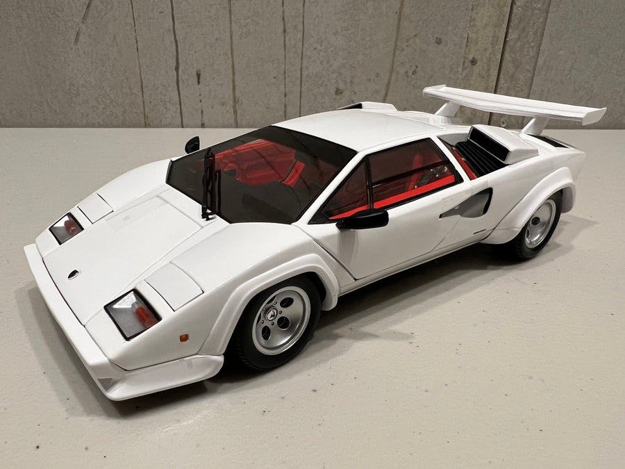 Lamborghini Countach LP500S - White - 1:18 Scale Diecast Model Car