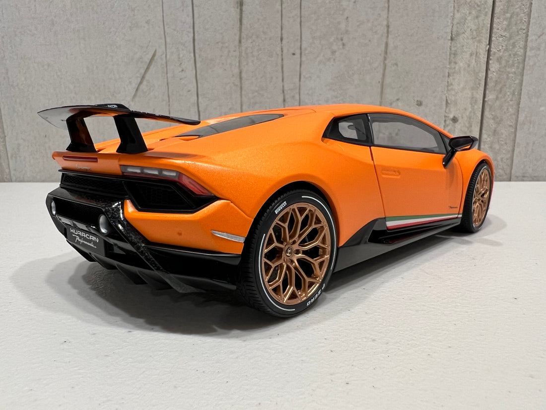 LAMBORGHINI HURACAN PERFORMANTE (ARANCIO ANTHAEUS/MATT ORANGE) 1:18 AUTOART