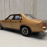 HOLDEN HZ GTS SANDLEWOOD METALLIC 1:18 - Classic Carlectables