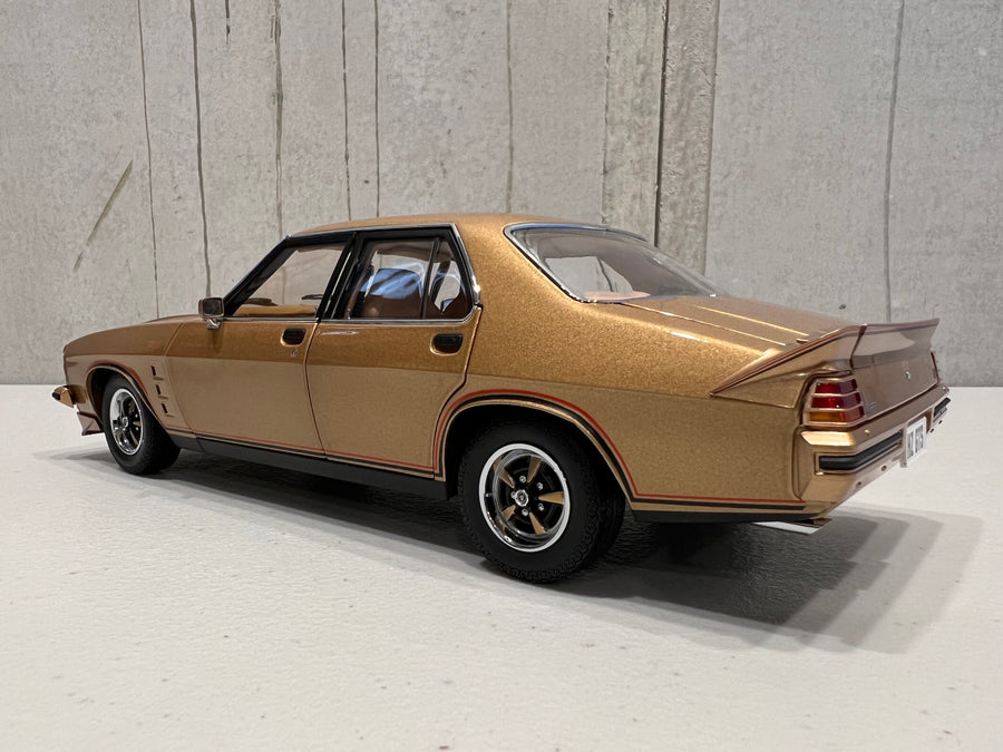 HOLDEN HZ GTS SANDLEWOOD METALLIC 1:18 - Classic Carlectables