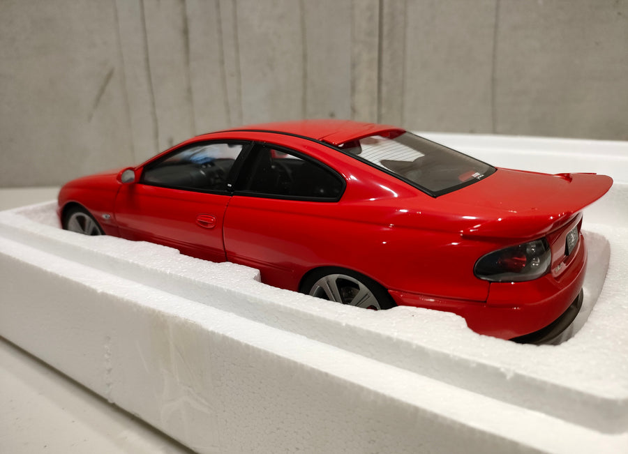 1:18 HSV GTS COUPE SERIES 2 RED AUTOART DIECAST