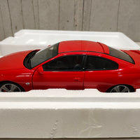 1:18 HSV GTS COUPE SERIES 2 RED AUTOART DIECAST