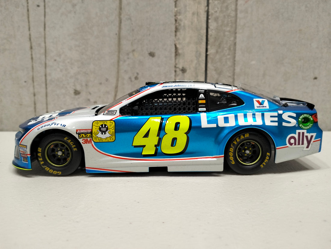 JIMMIE JOHNSON 2017 LOWE'S FINALE 1:24 LIQUID COLOUR ELITE DIECAST 1 OF 68