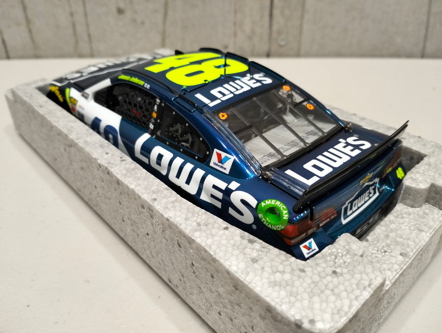 JIMMIE JOHNSON 2017 LOWE'S 1:24 ELITE COLOUR CHROME DIECAST 1 OF 24