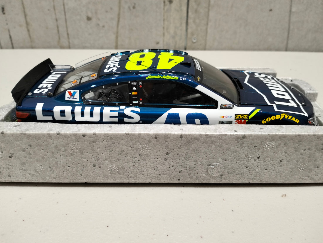 JIMMIE JOHNSON 2017 LOWE'S 1:24 ELITE COLOUR CHROME DIECAST 1 OF 24