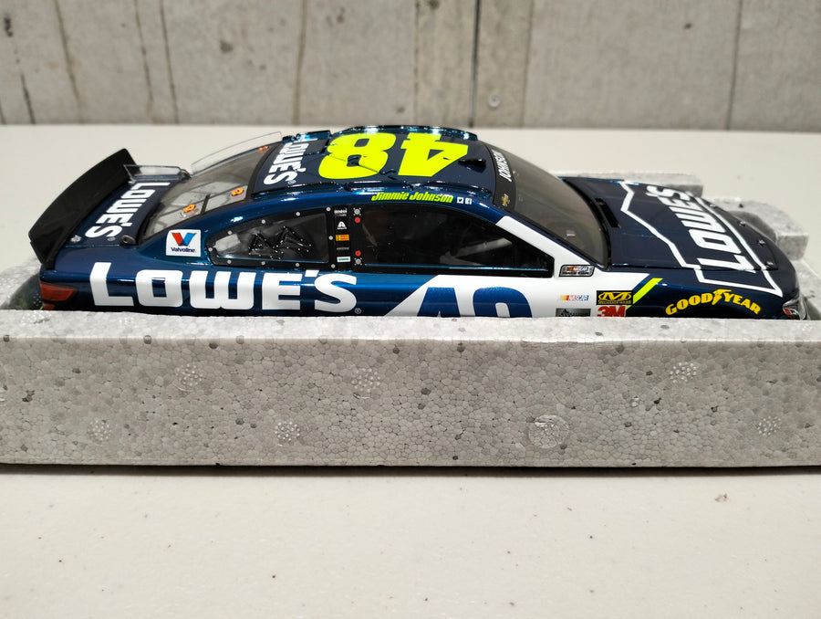 JIMMIE JOHNSON 2017 LOWE'S 1:24 ELITE COLOUR CHROME DIECAST 1 OF 24