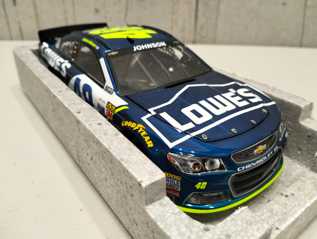 JIMMIE JOHNSON 2017 LOWE'S 1:24 ELITE COLOUR CHROME DIECAST 1 OF 24