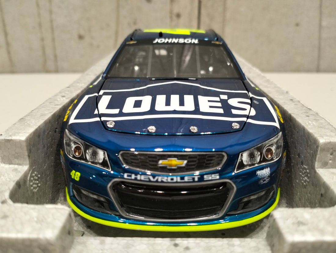 JIMMIE JOHNSON 2017 LOWE'S 1:24 ELITE COLOUR CHROME DIECAST 1 OF 24