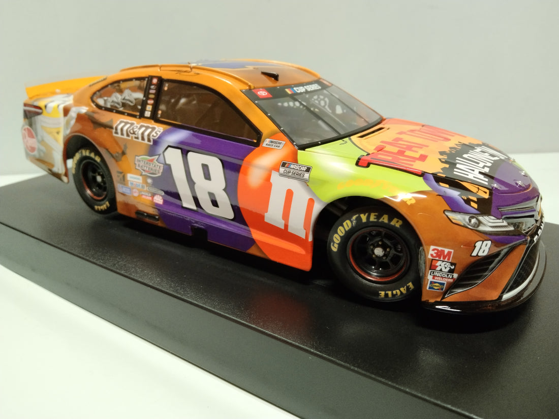 KYLE BUSCH 2020 M&M'S HALLOWEEN CAMRY ELITE 1:24 DIECAST